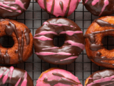 Nová reklama Dunkin Donuts sklízí smíšené reakce od zákazníků. Proč?