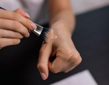 Make-up, který pečuje: Jak vybrat CC krém a podkladovou bázi podle typu pleti?